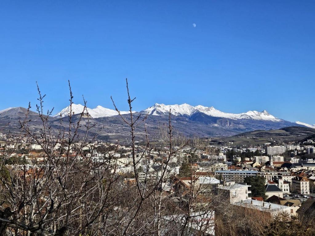 T4 Vue Imprenable Montagnes Et Ville ギャップ エクステリア 写真